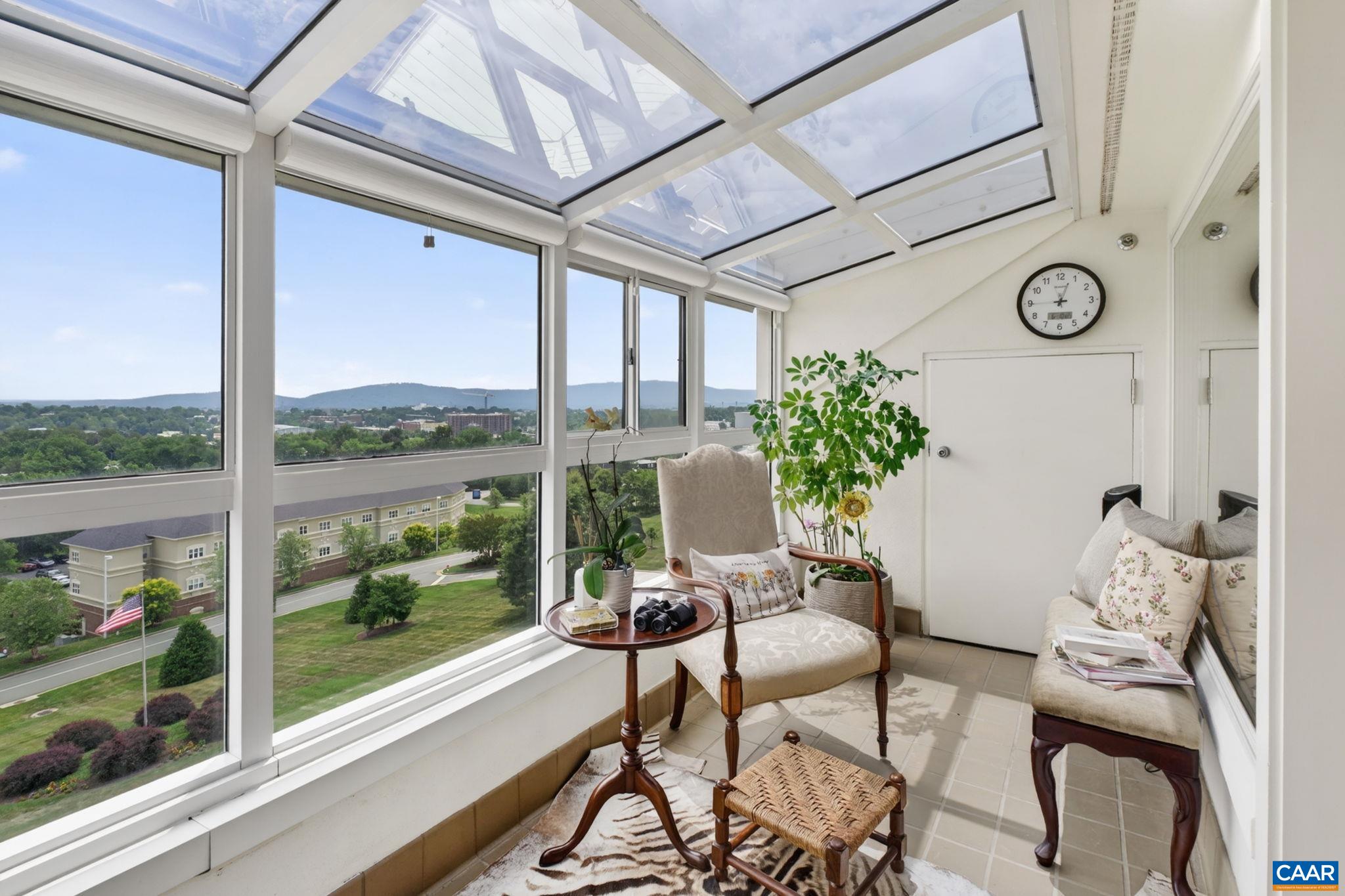 500 CRESTWOOD DR Unit: 1606
