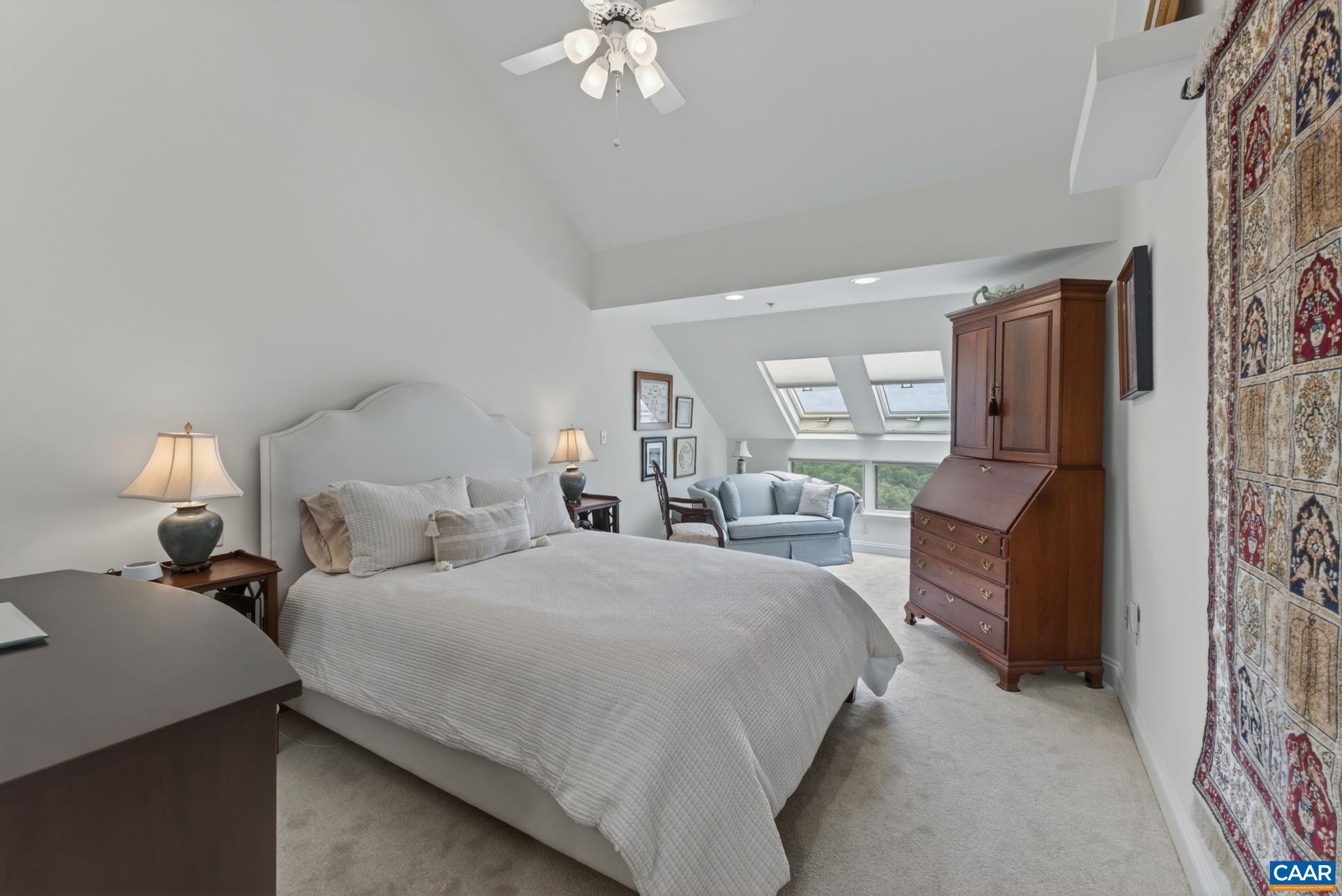 500 CRESTWOOD DR Unit: 1606