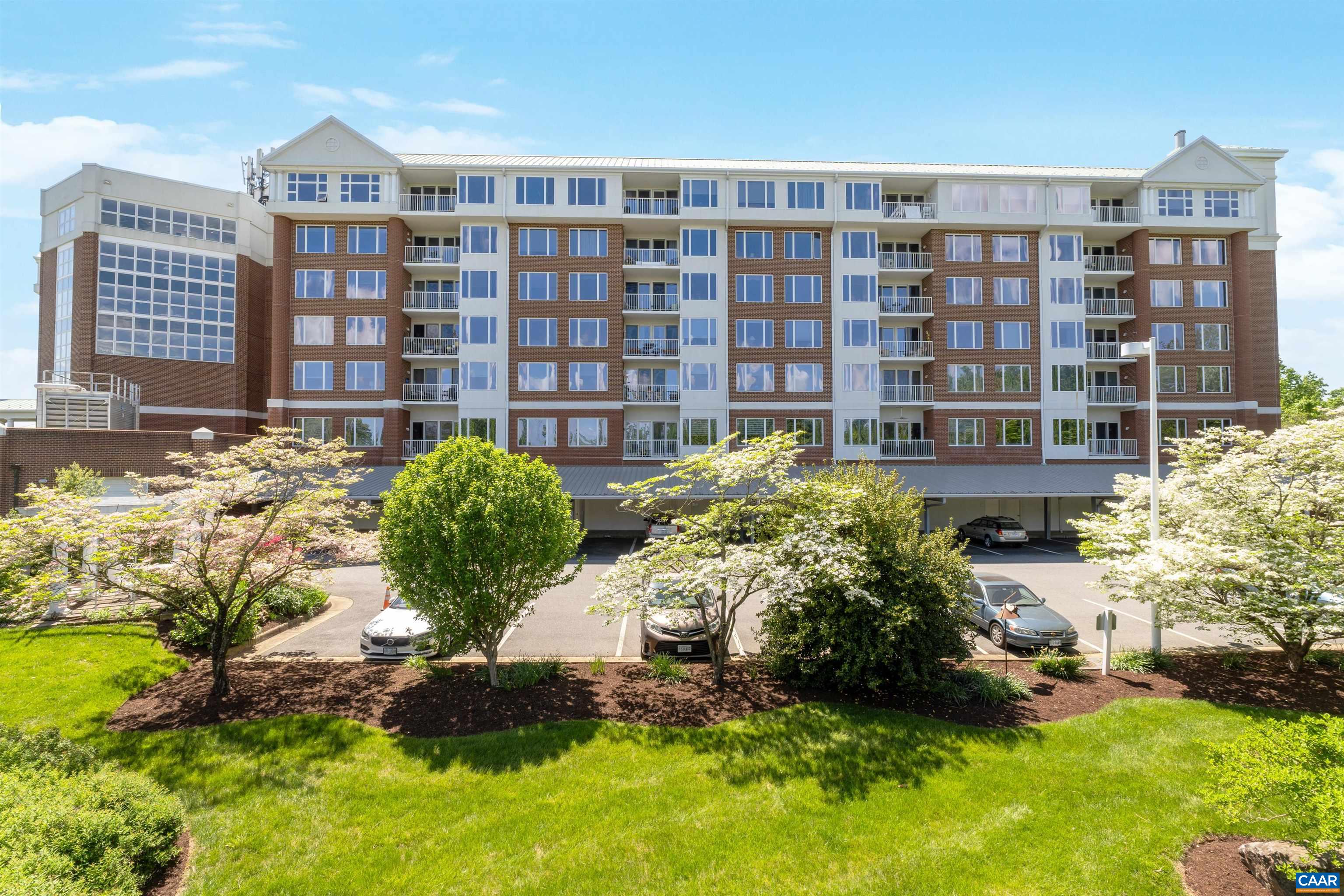 500 CRESTWOOD DR Unit: 1606