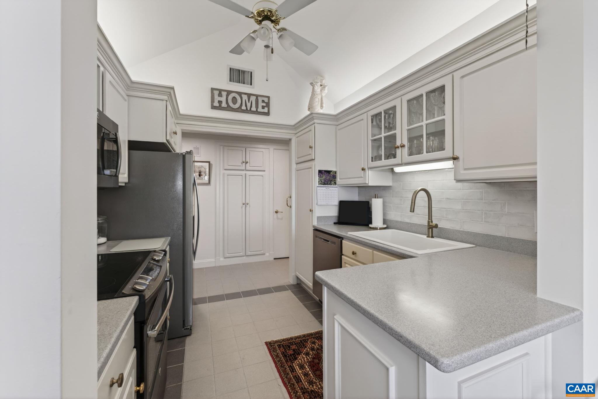 500 CRESTWOOD DR Unit: 1606