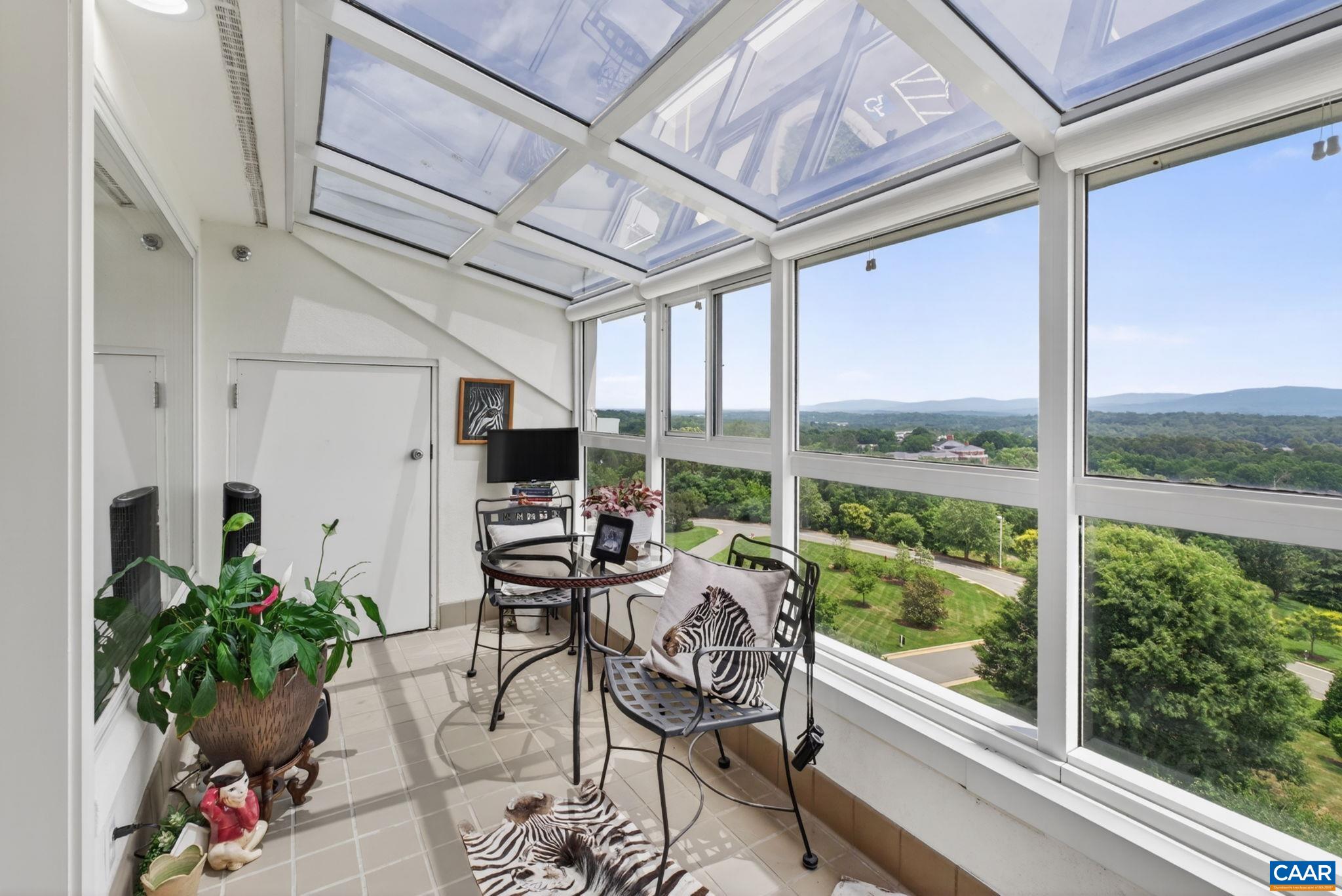 500 CRESTWOOD DR Unit: 1606