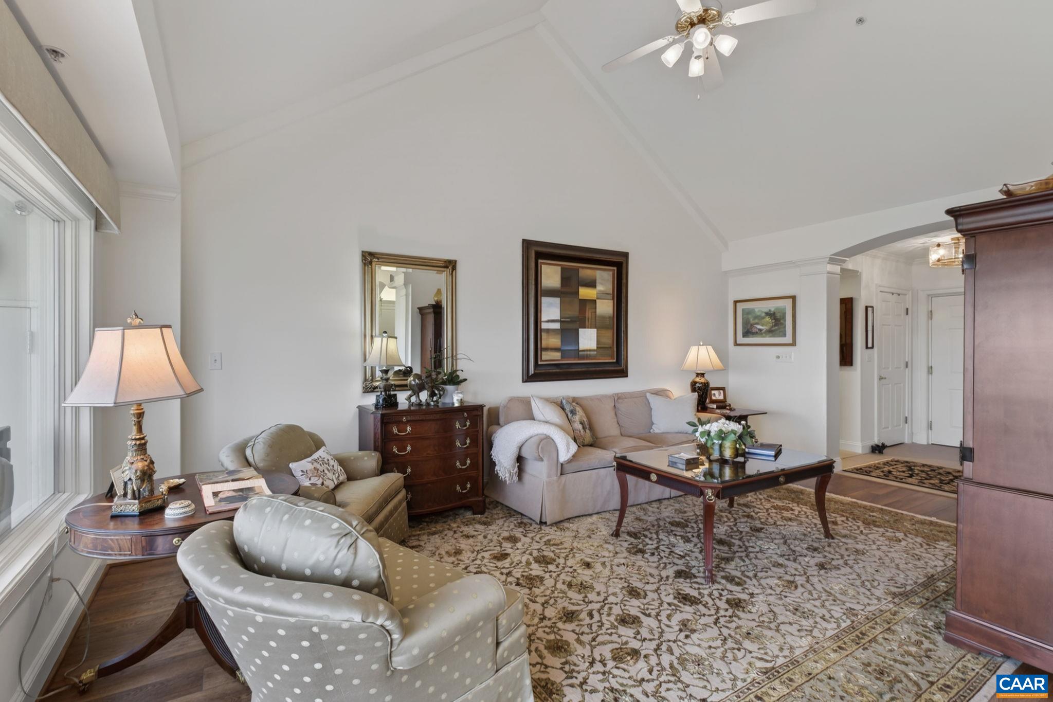 500 CRESTWOOD DR Unit: 1606