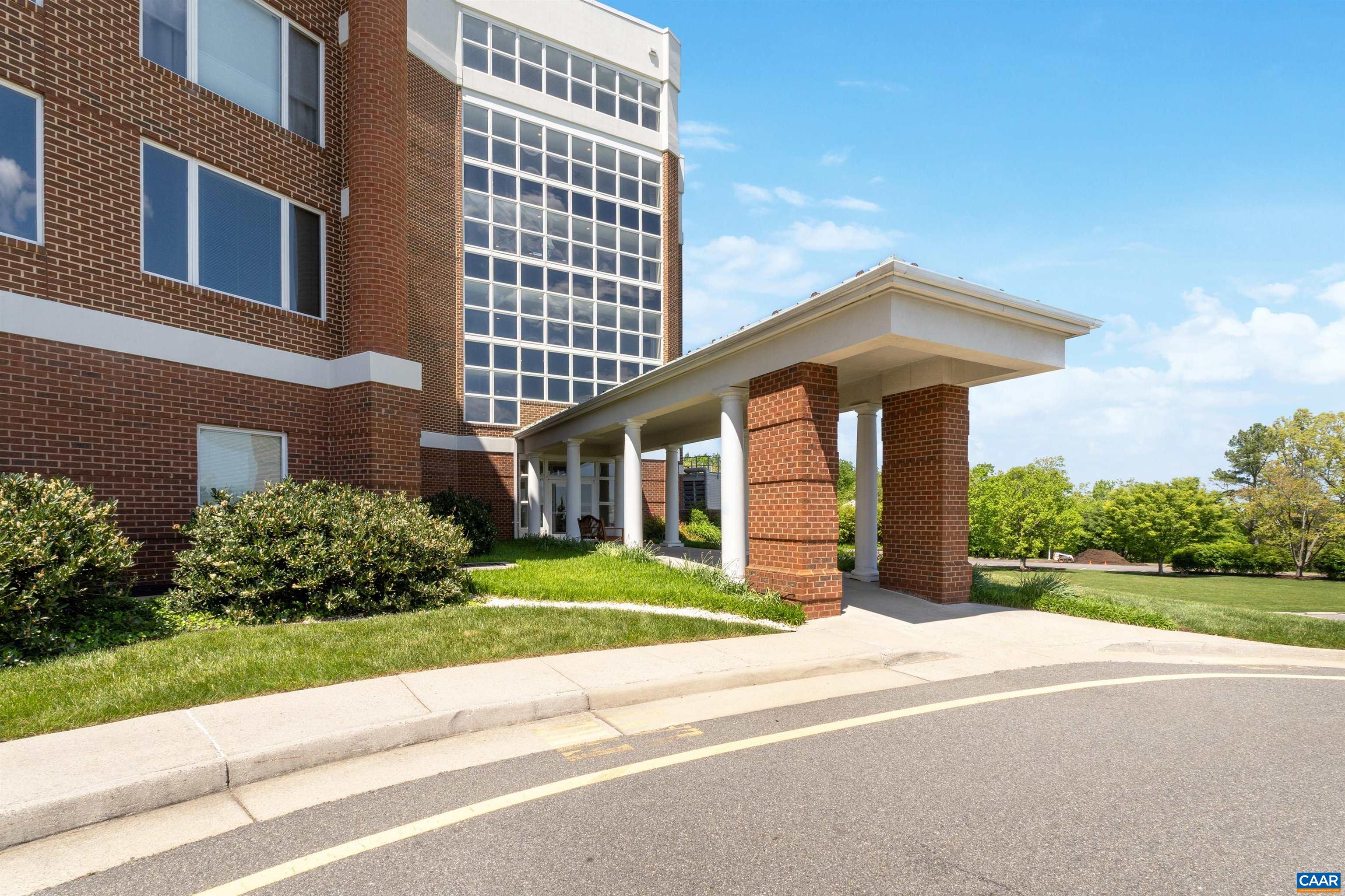 500 CRESTWOOD DR Unit: 1606