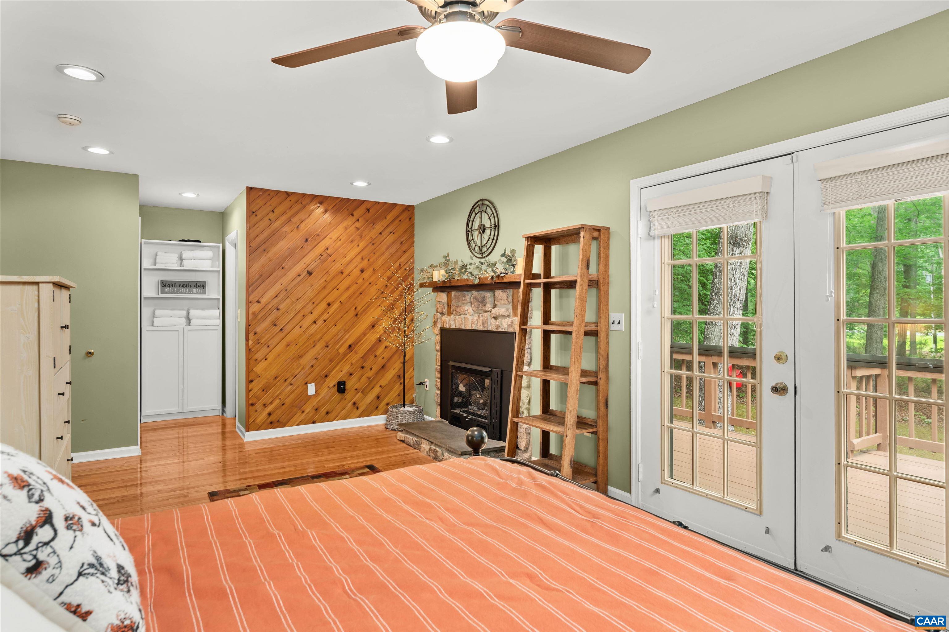 116 LAKEWOOD DR