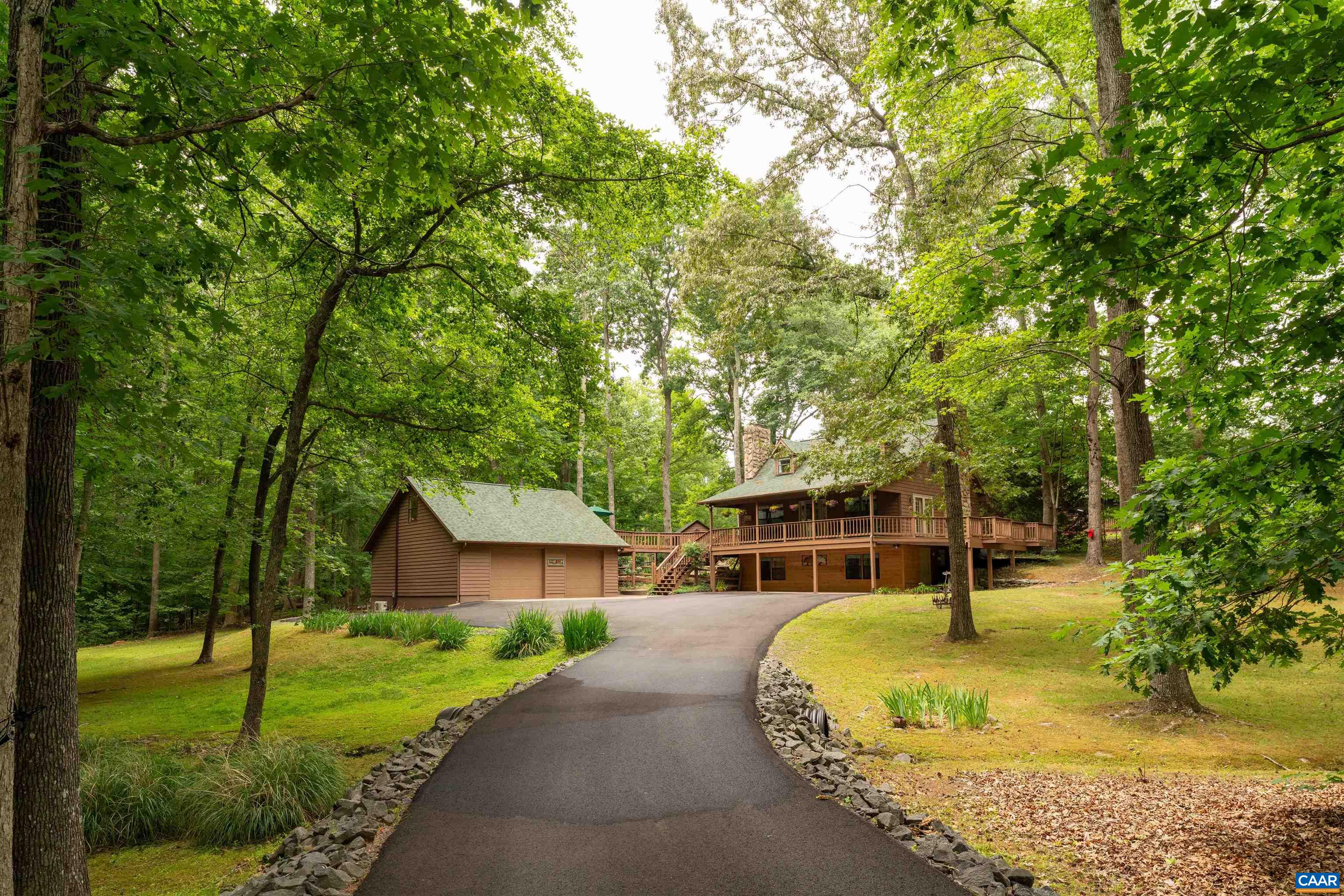 116 LAKEWOOD DR
