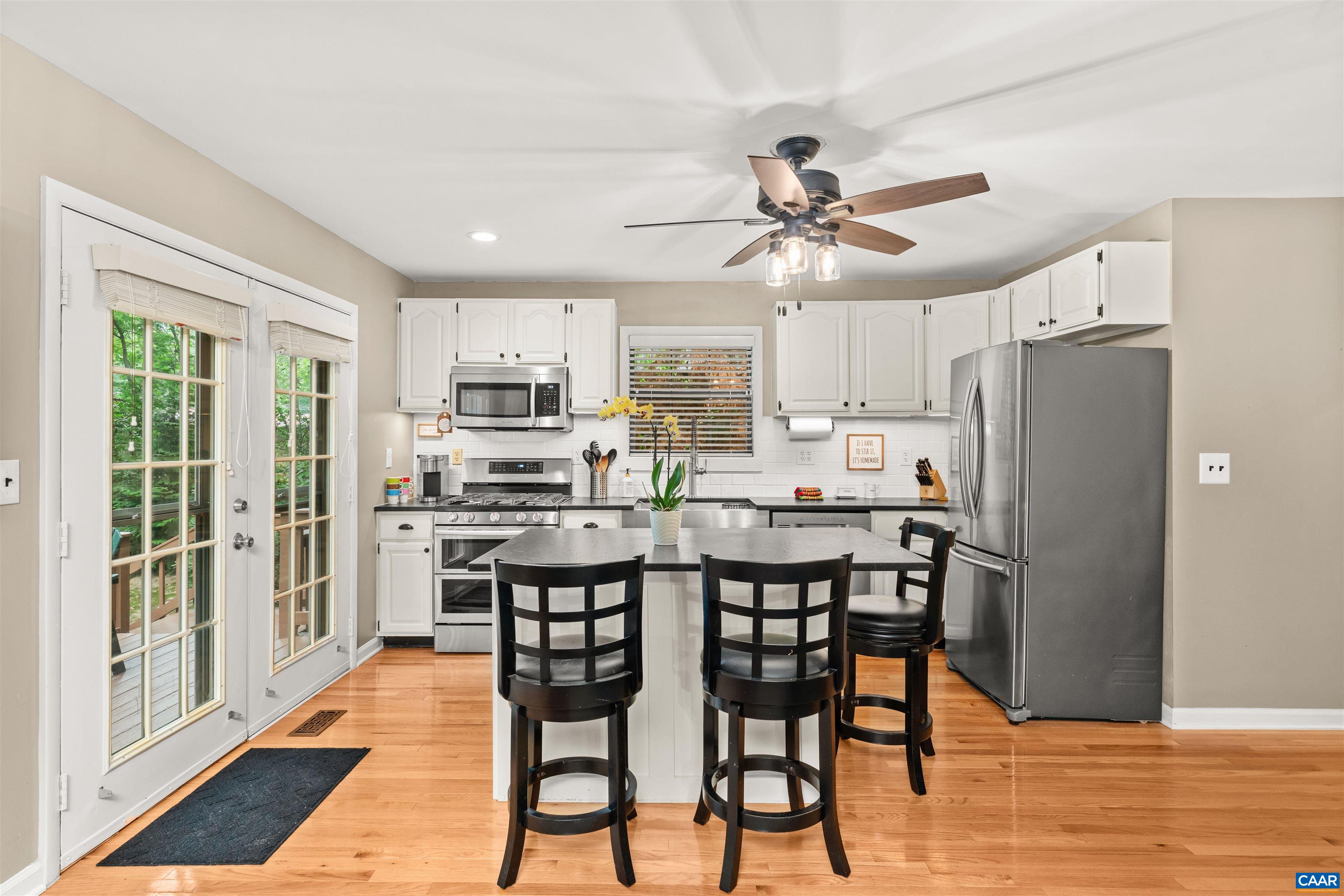 116 LAKEWOOD DR