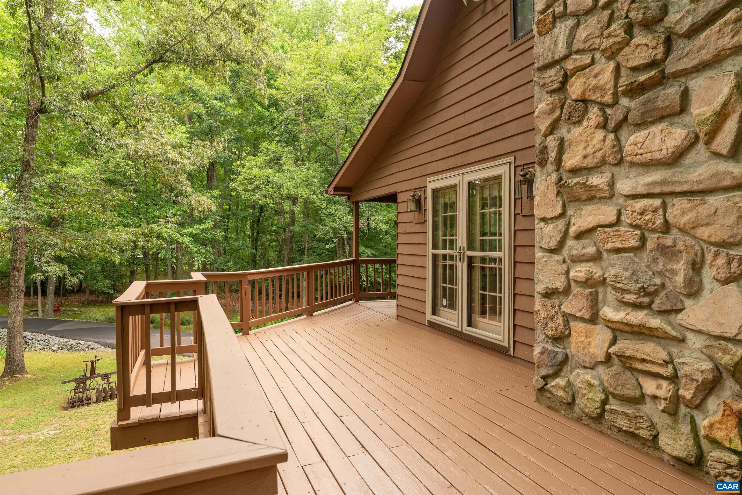 116 LAKEWOOD DR