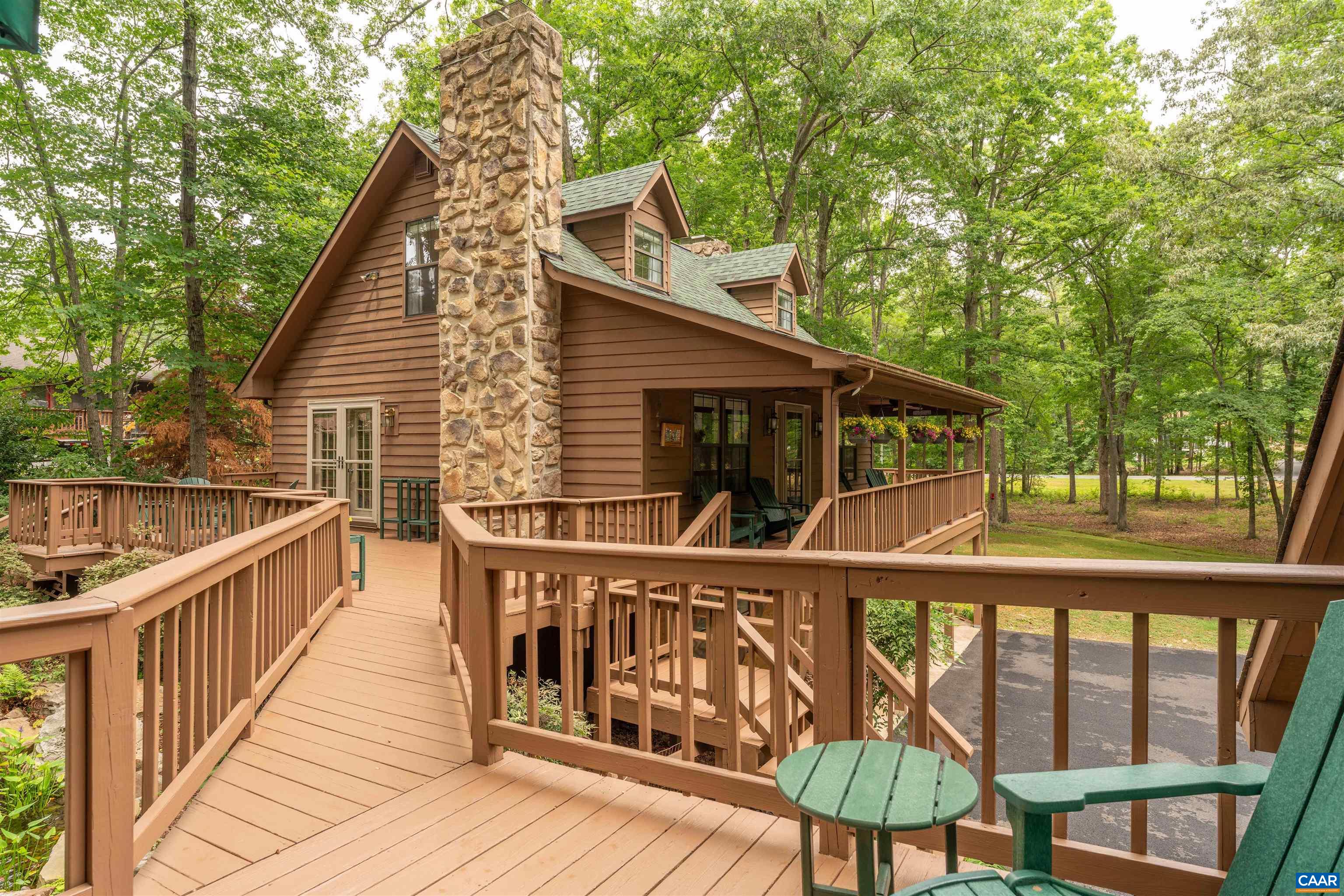 116 LAKEWOOD DR