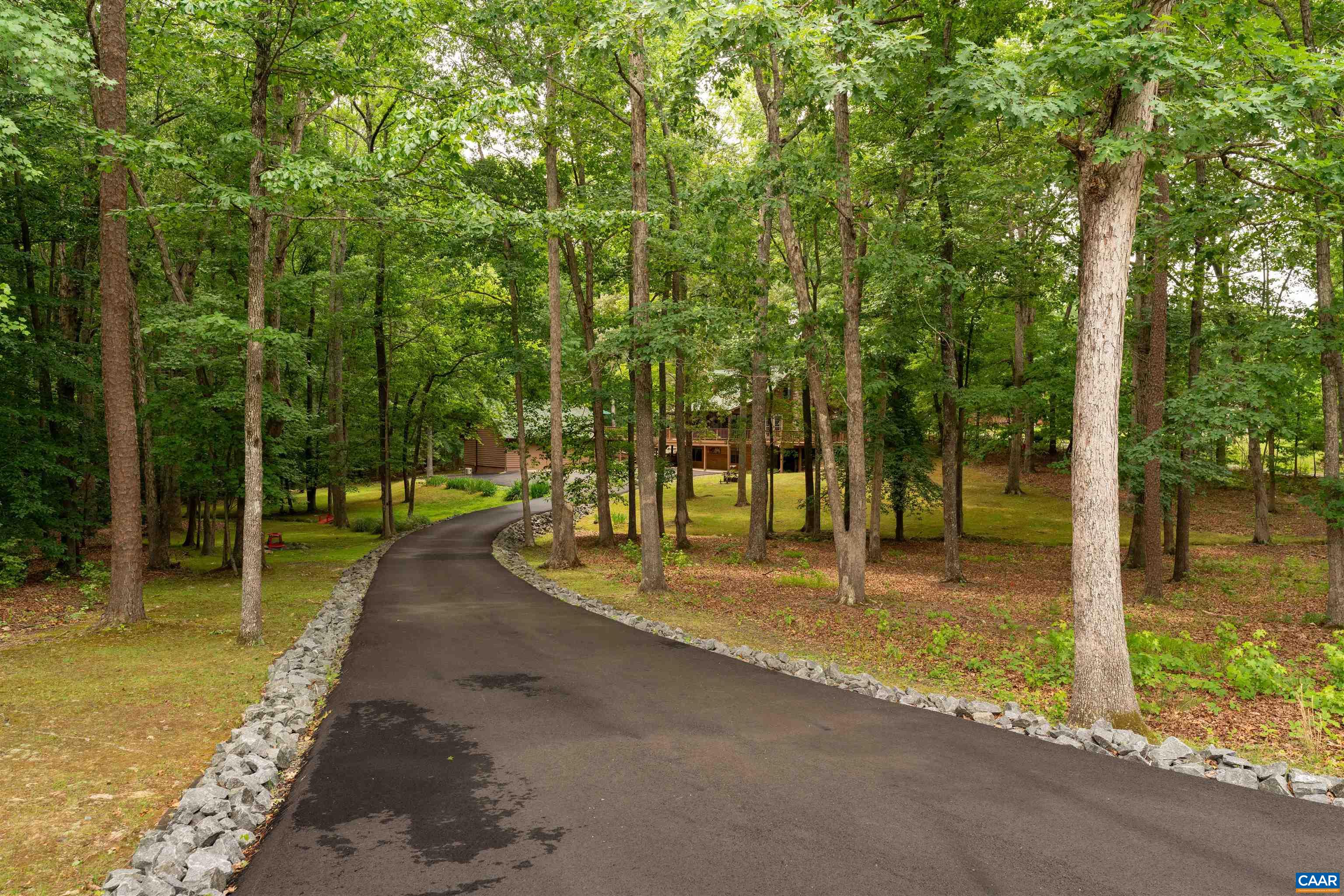 116 LAKEWOOD DR