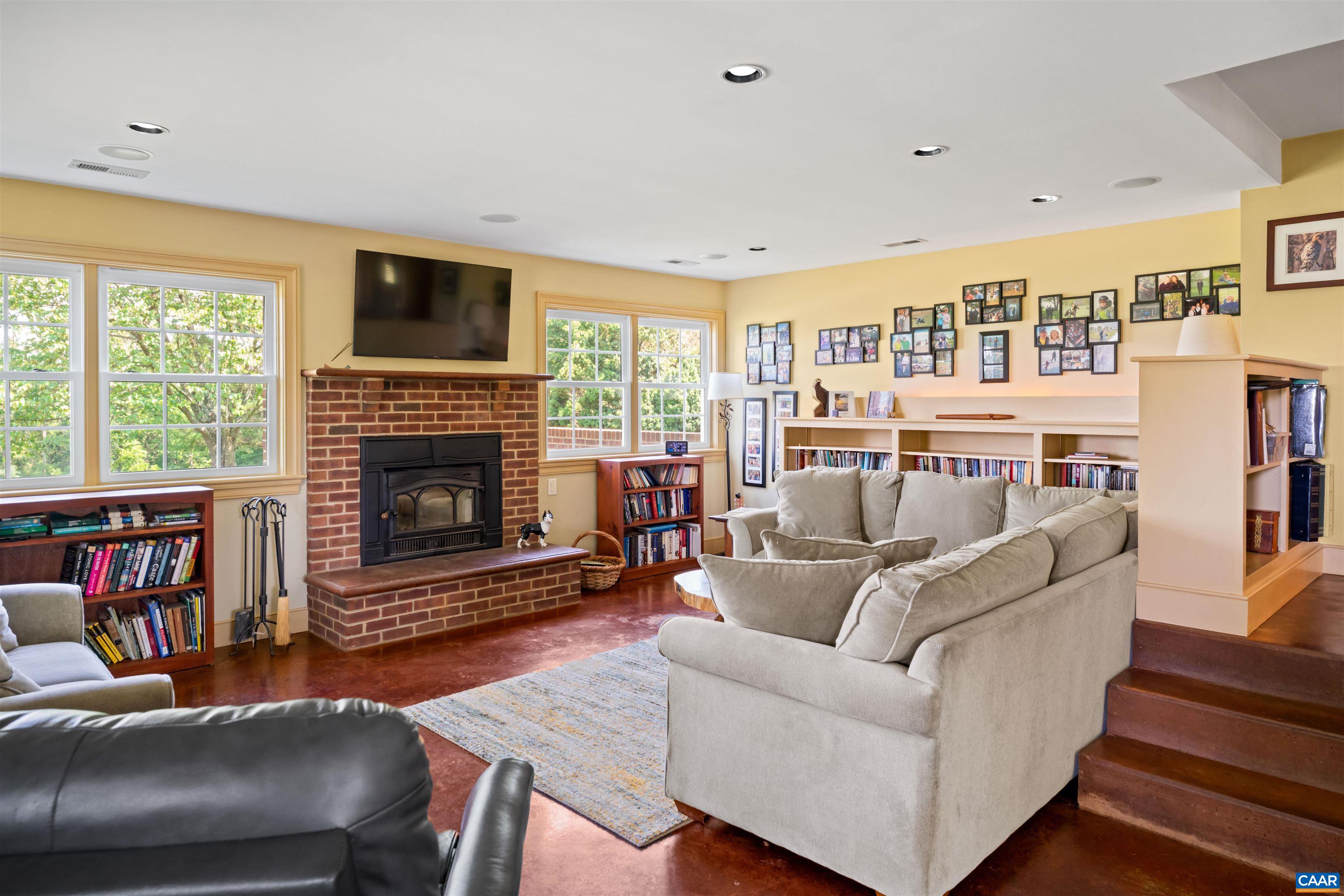 19424 RIVER RD