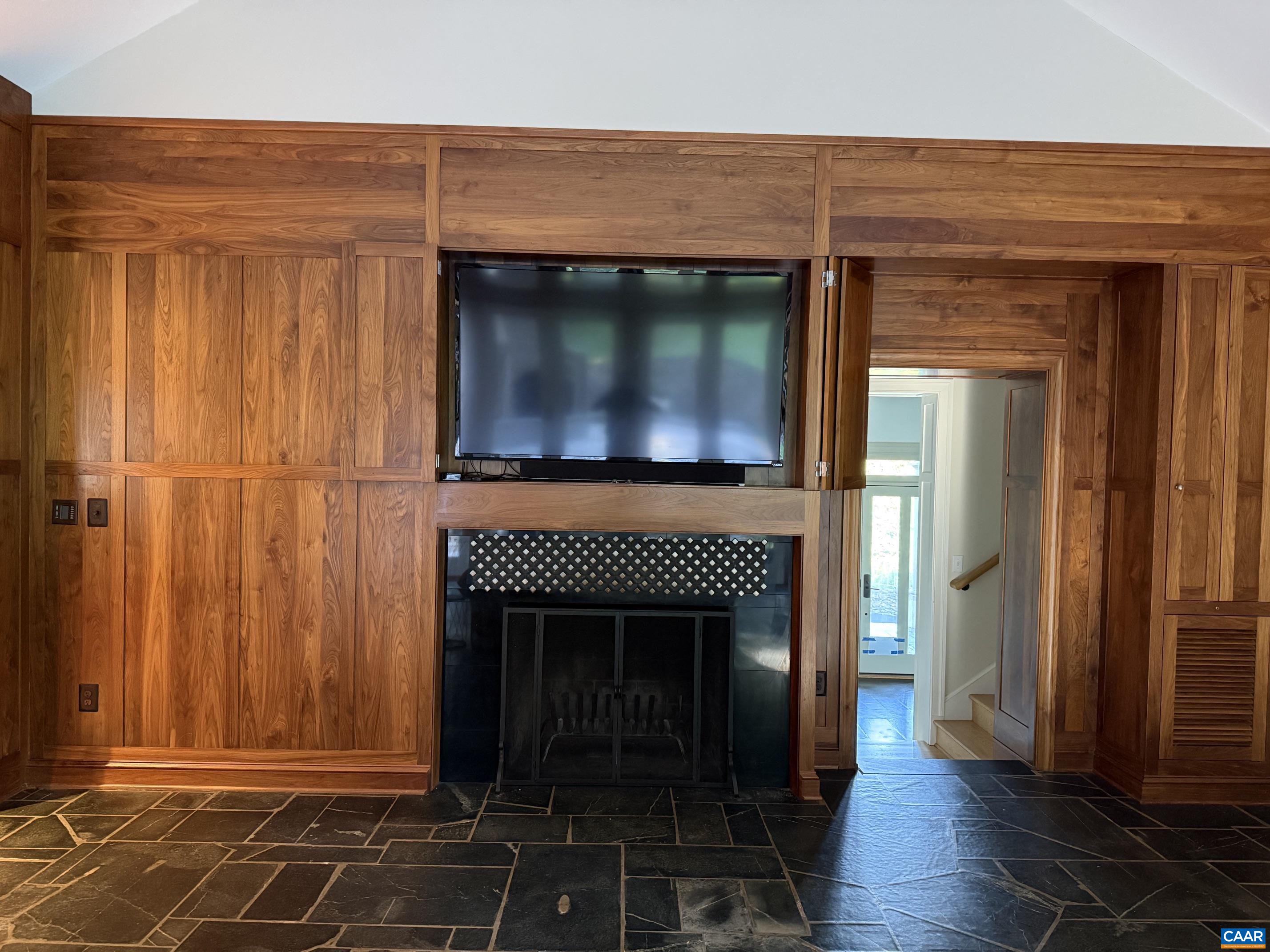 43 CANTERBURY RD