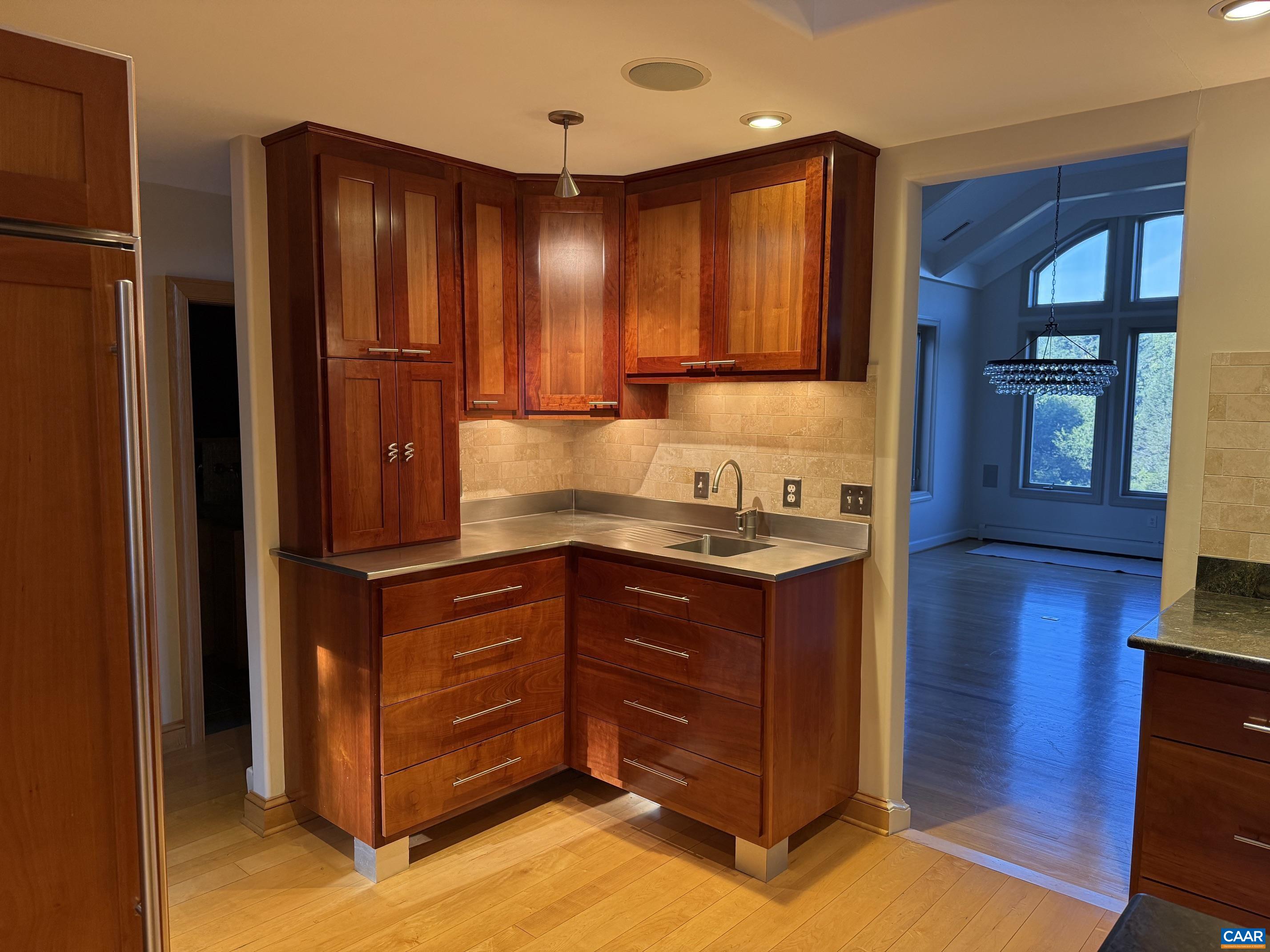 43 CANTERBURY RD