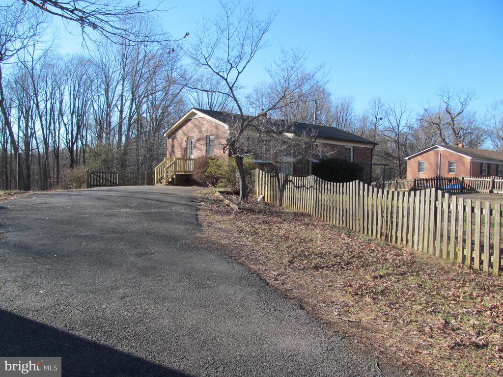 2577 LOCUST GROVE CHURCH RD