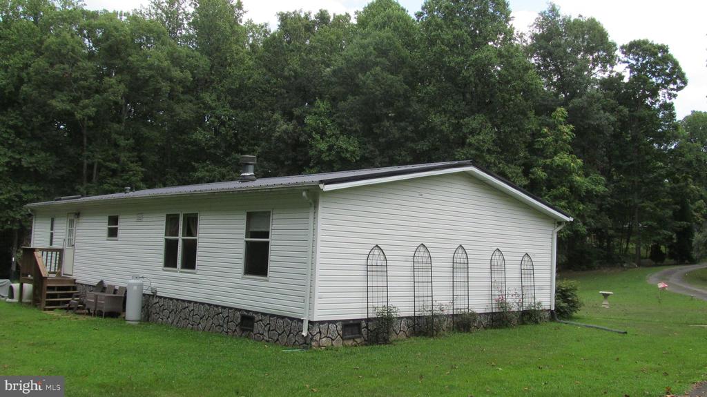 764 LEON RD