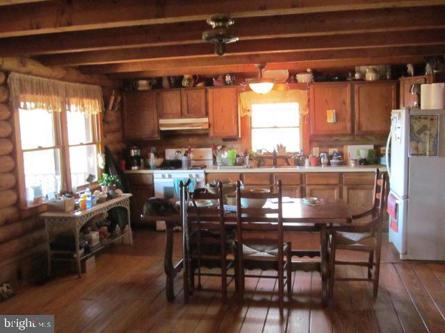 68 CHIMNEY HOLLOW RD