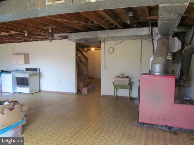 68 CHIMNEY HOLLOW RD