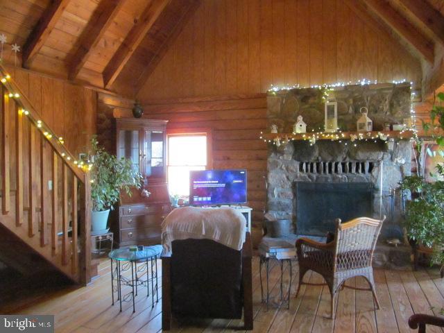 68 CHIMNEY HOLLOW RD