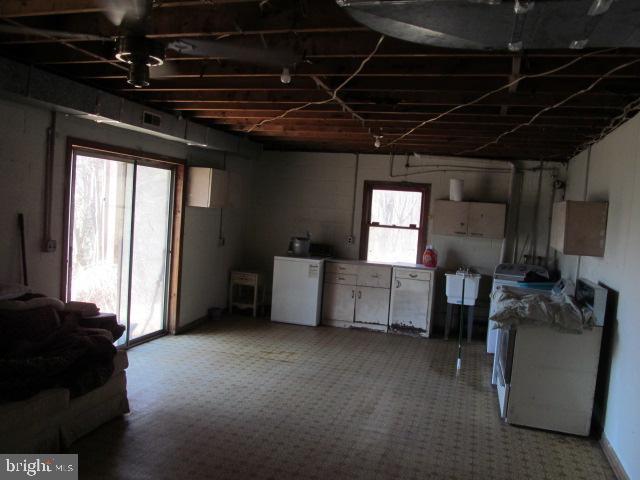 68 CHIMNEY HOLLOW RD