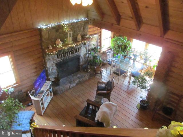 68 CHIMNEY HOLLOW RD