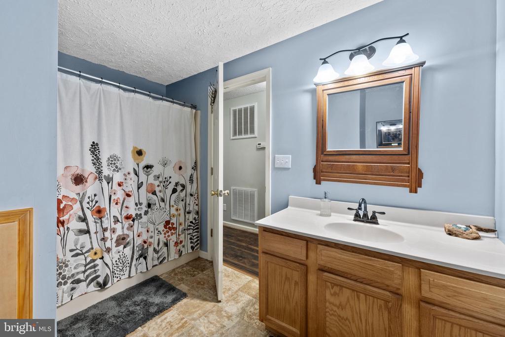 468 GEORGE JAMES LOOP