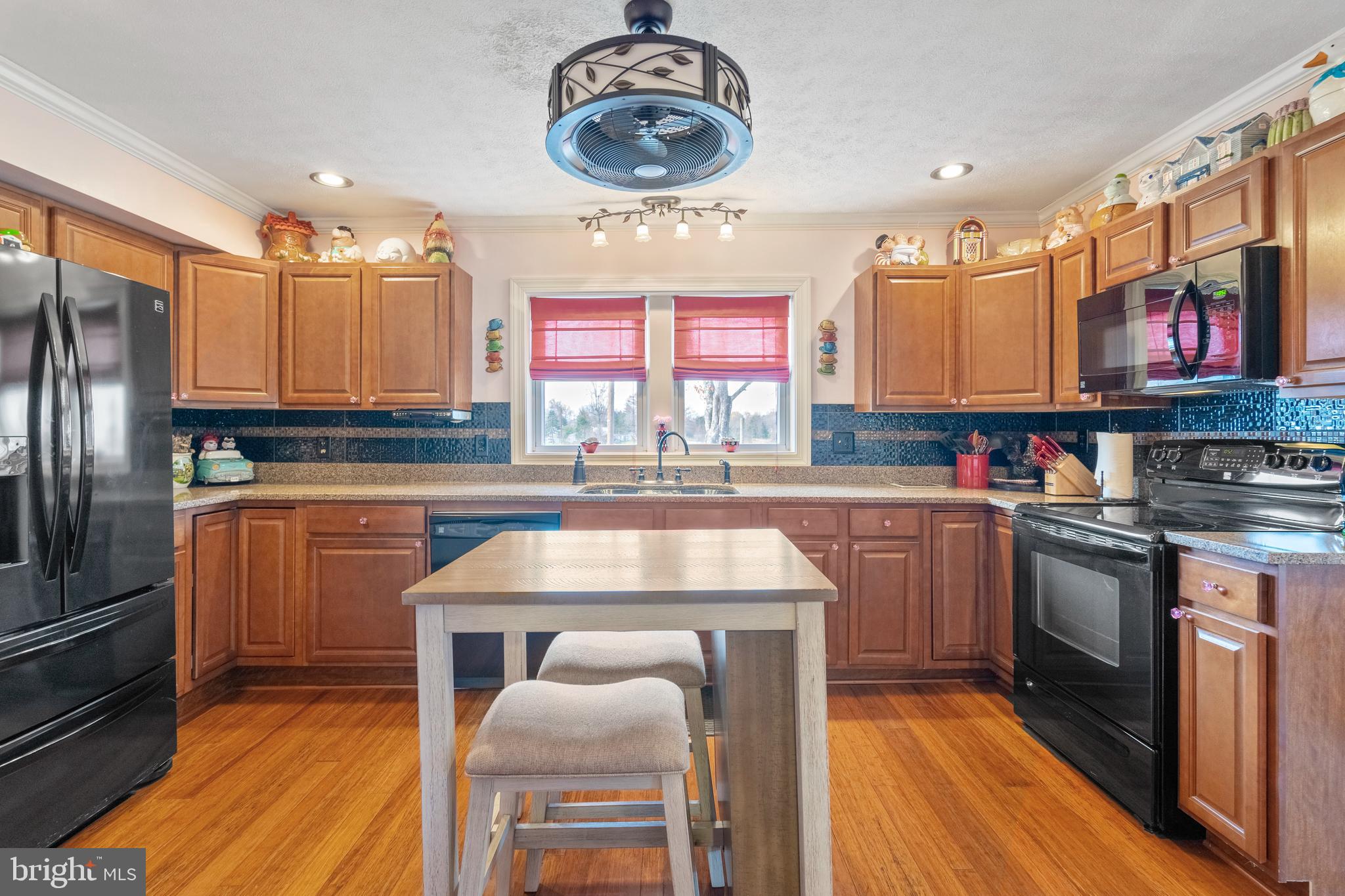 24533 LAFAYETTE DRIVE