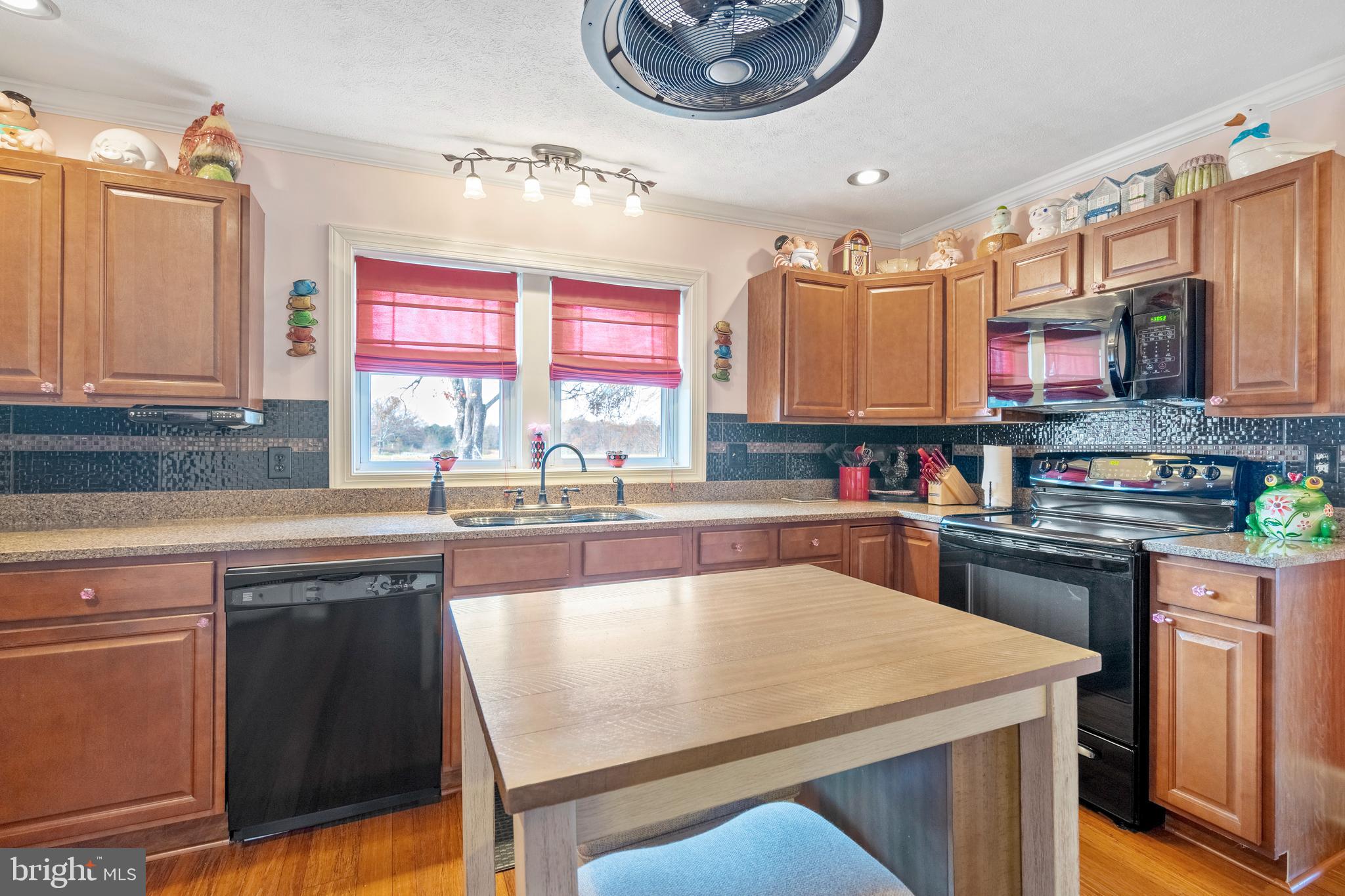 24533 LAFAYETTE DRIVE