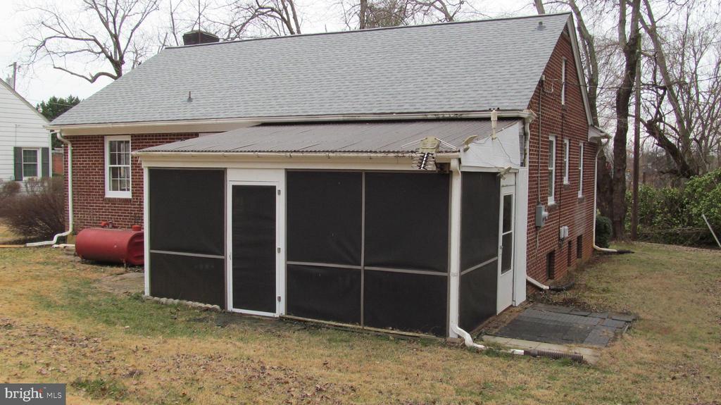 221 DABNEY ST