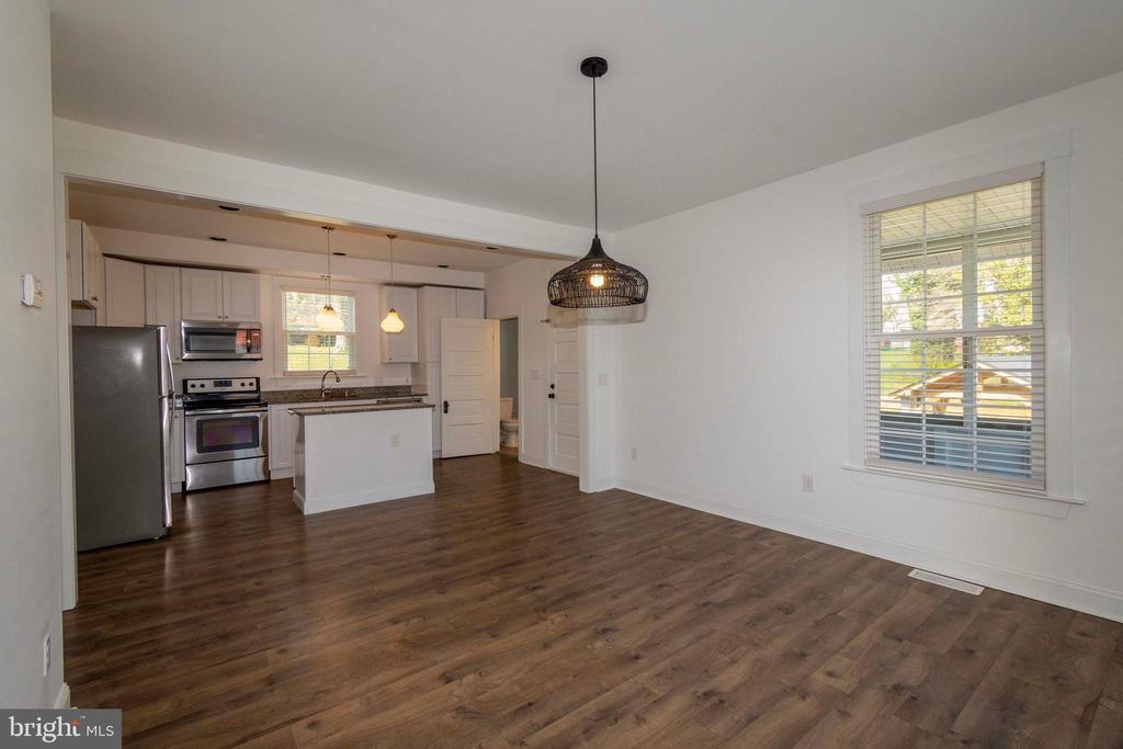 158 PELISO AVE