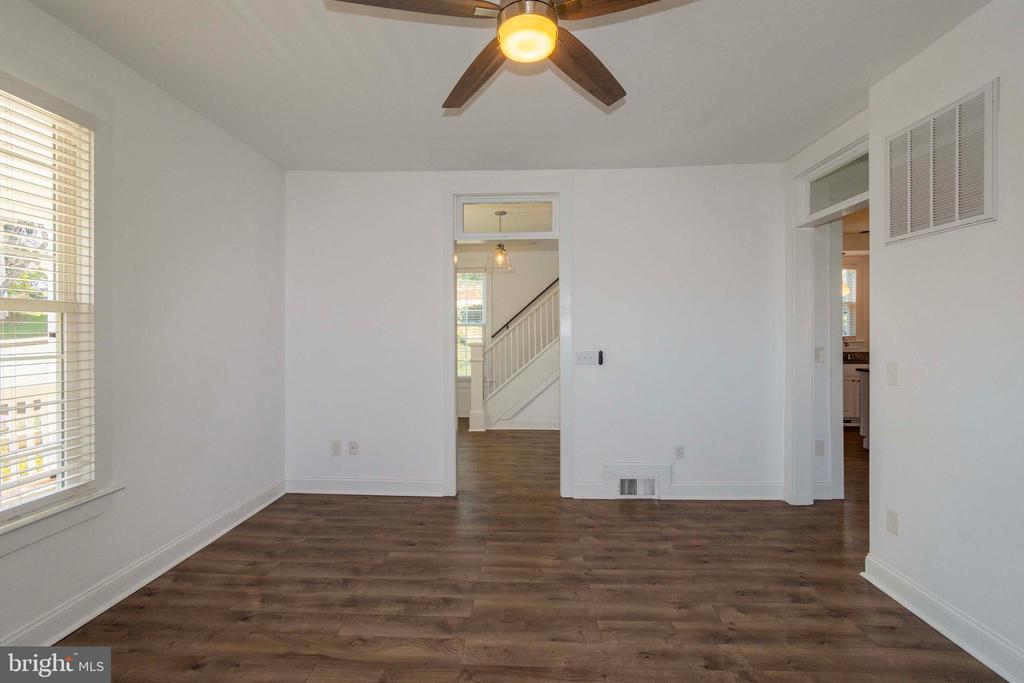 158 PELISO AVE