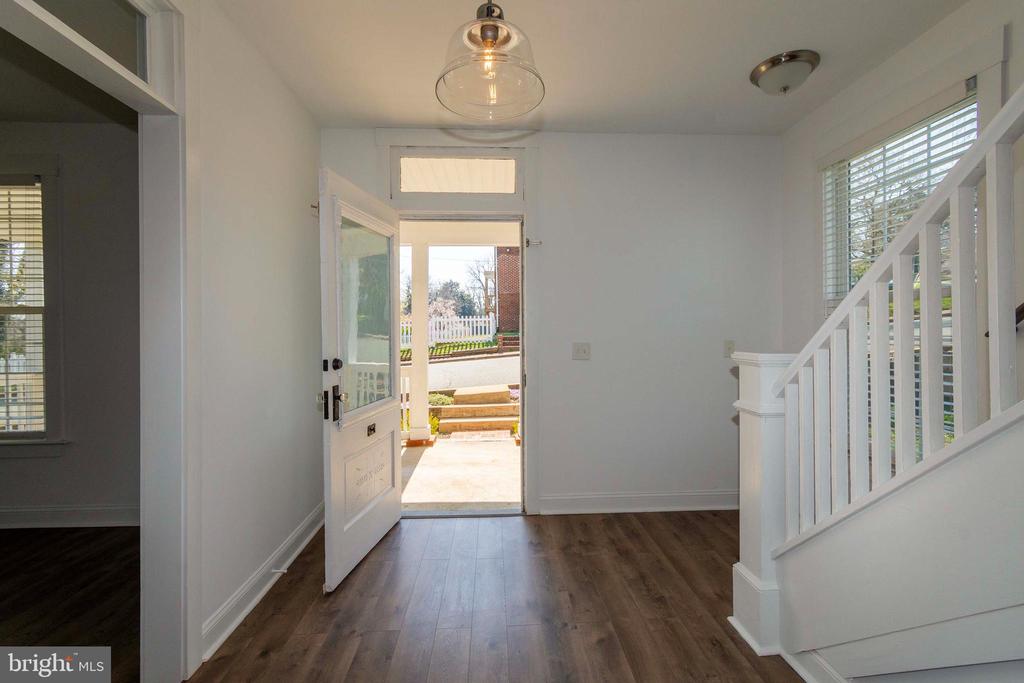 158 PELISO AVE