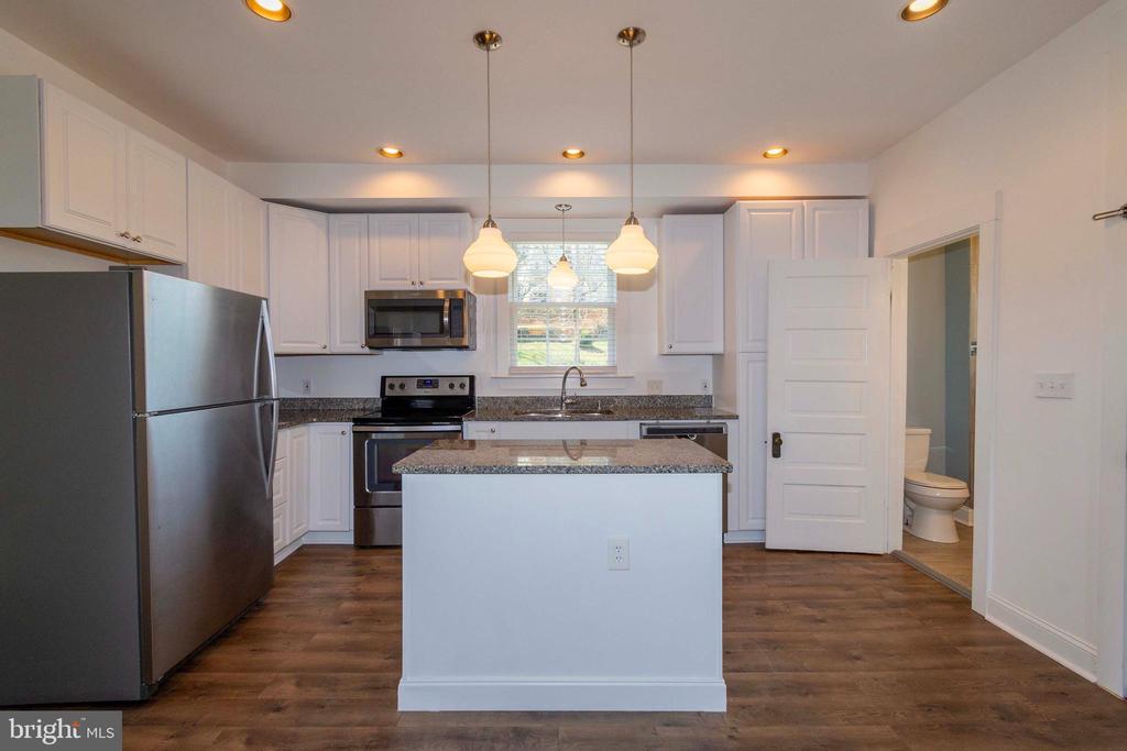 158 PELISO AVE
