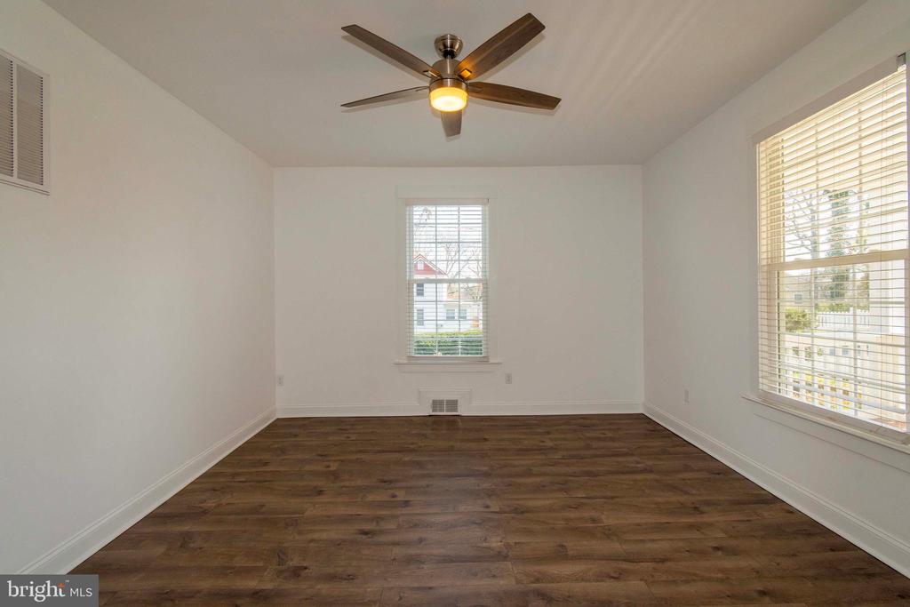 158 PELISO AVE