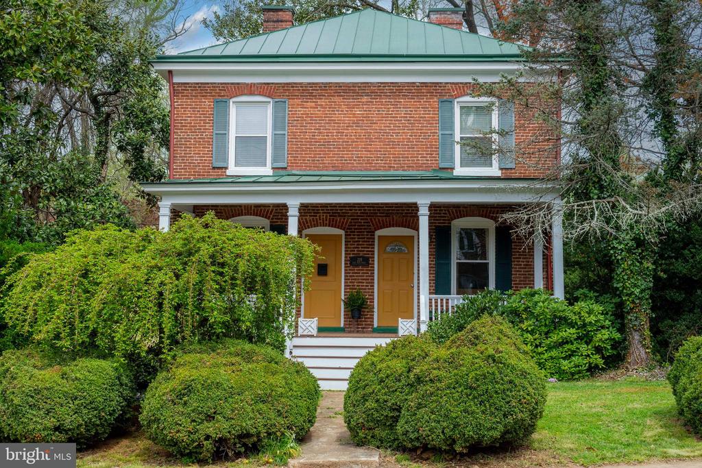219 E MAIN ST E