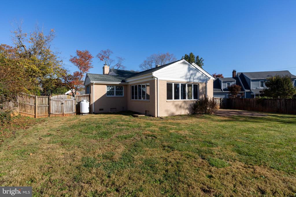 396 E MAIN ST