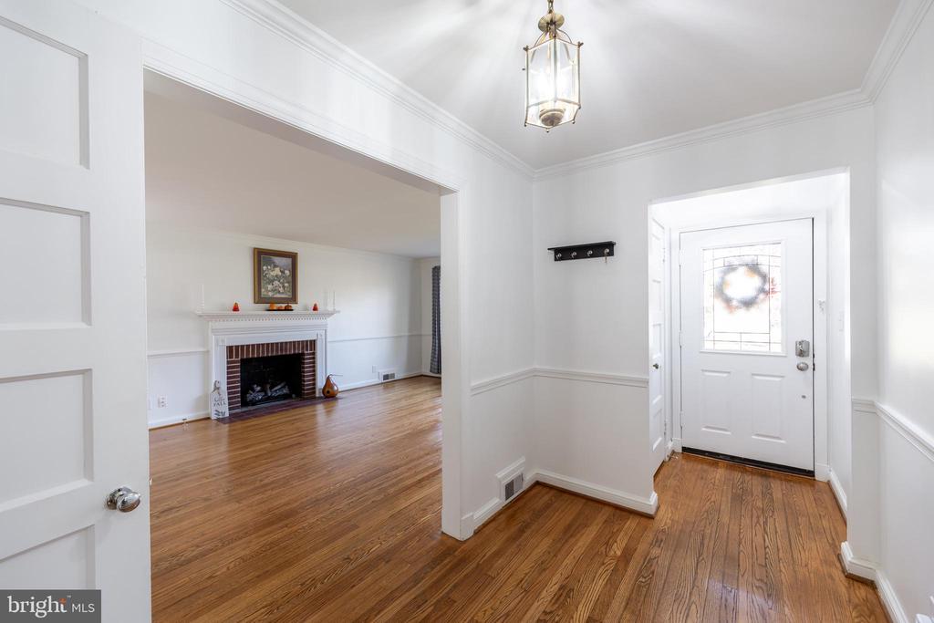 396 E MAIN ST