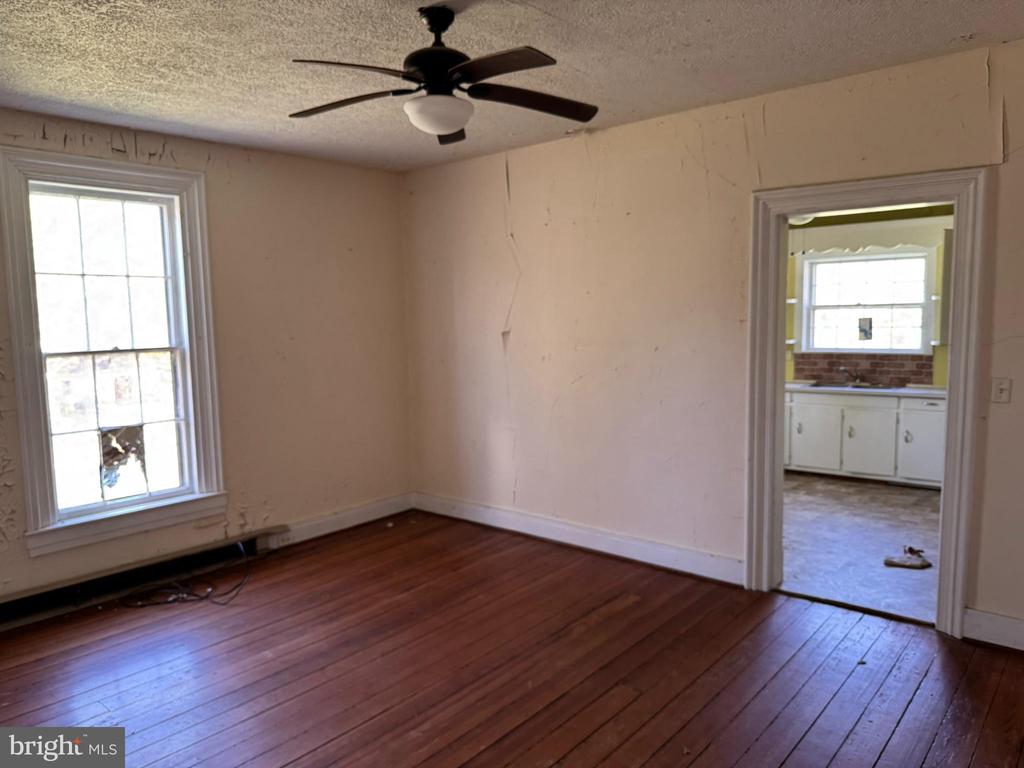181 N ALMOND