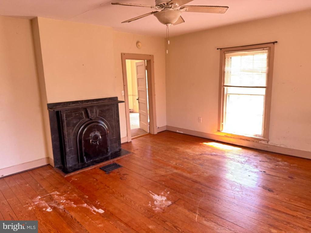 181 N ALMOND
