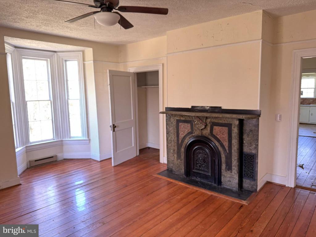 181 N ALMOND