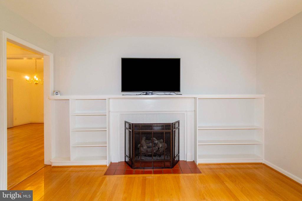 316 MIMOSA LN