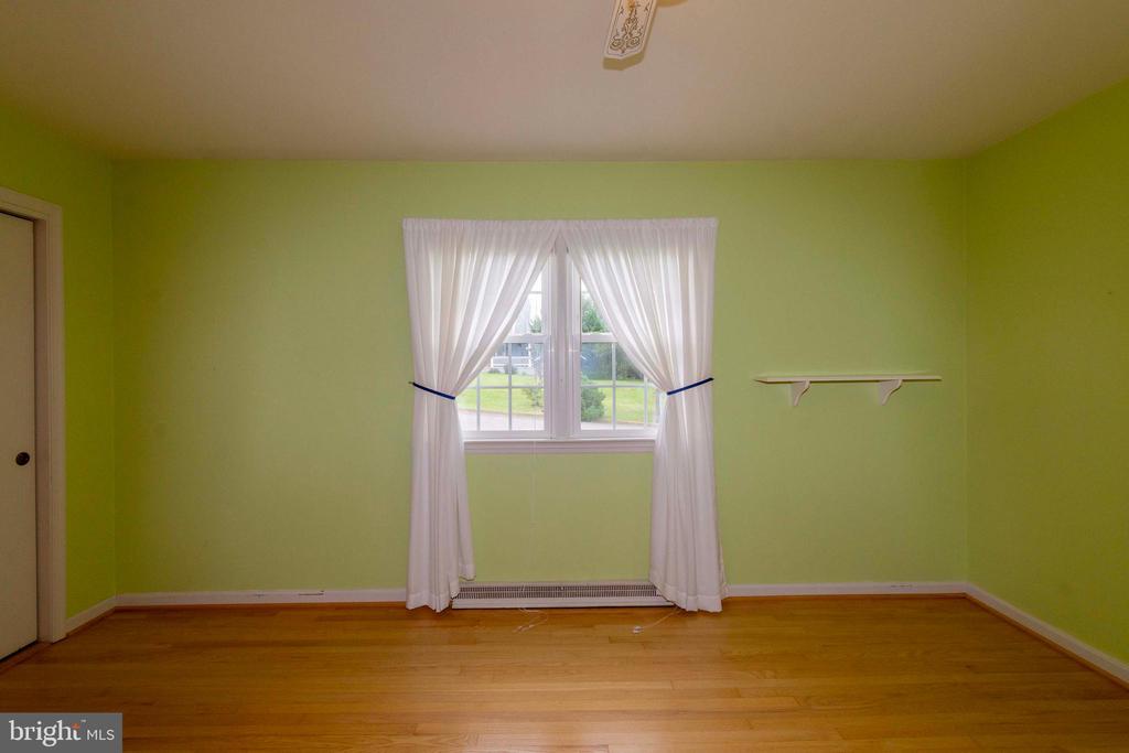 316 MIMOSA LN