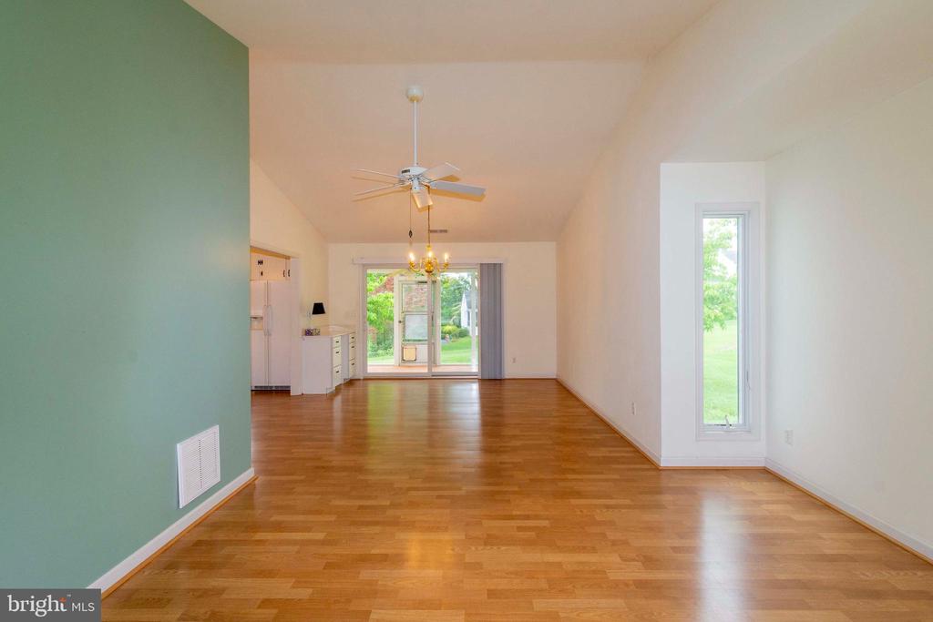 316 MIMOSA LN