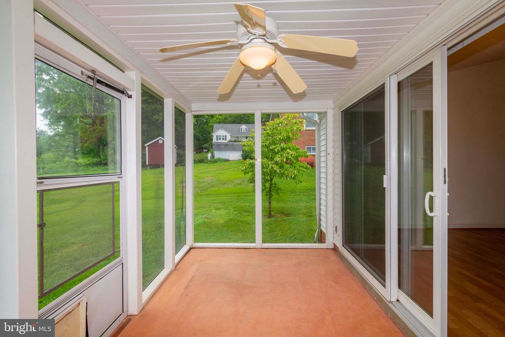 316 MIMOSA LN