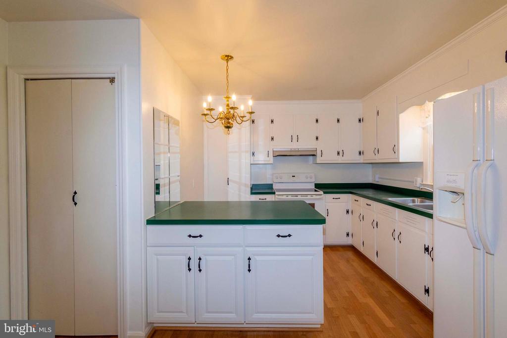 316 MIMOSA LN