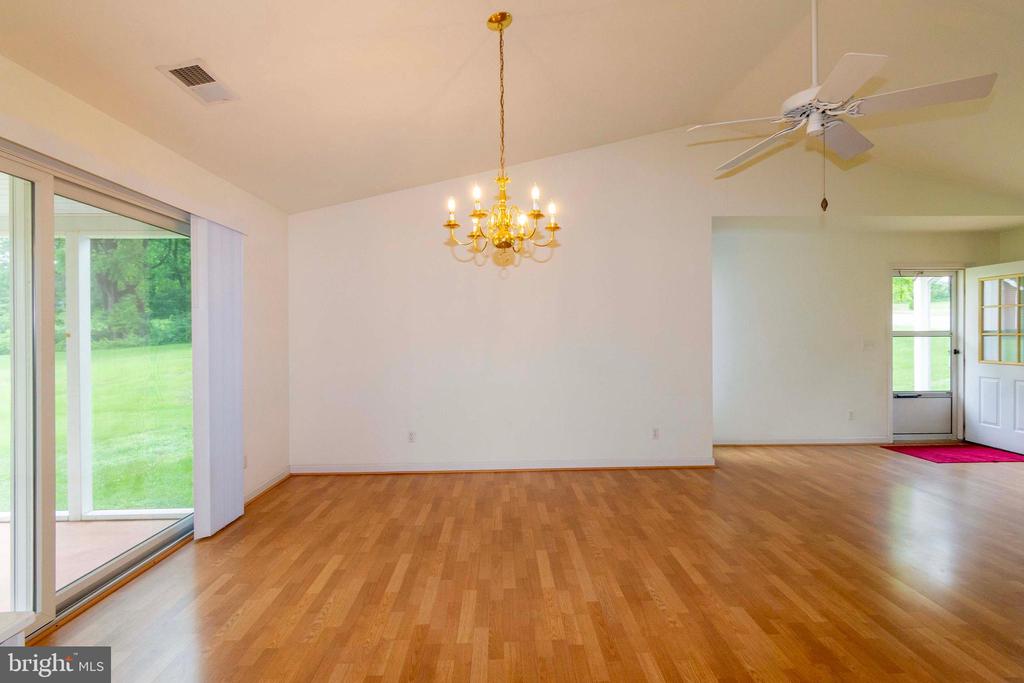 316 MIMOSA LN