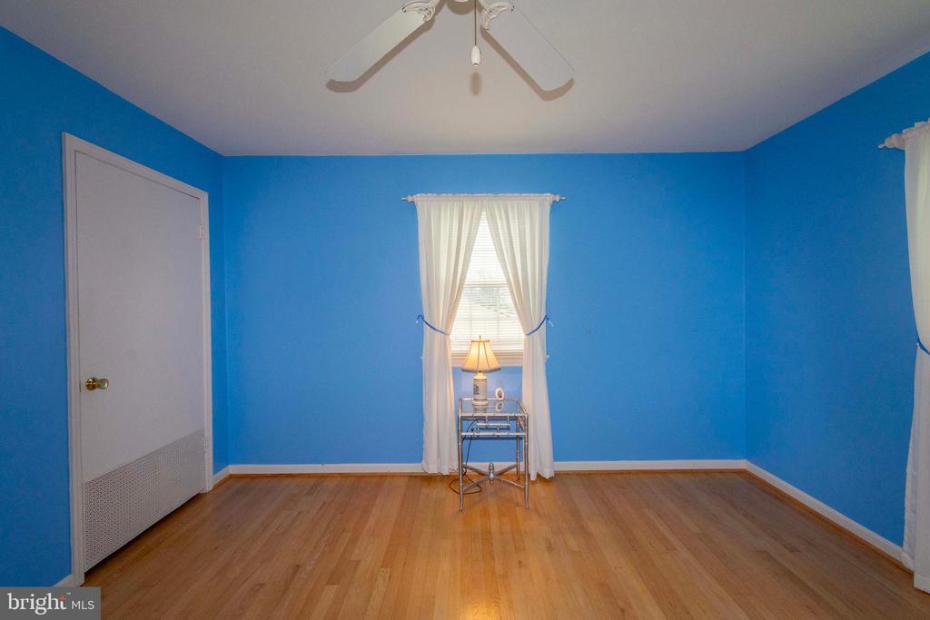 316 MIMOSA LN