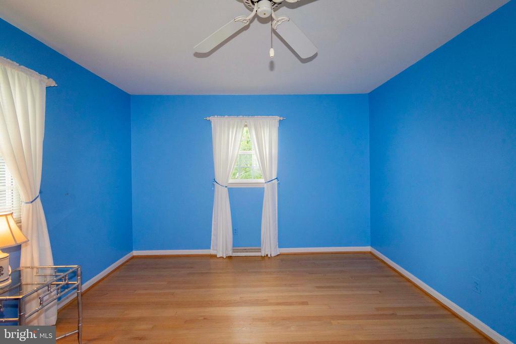 316 MIMOSA LN