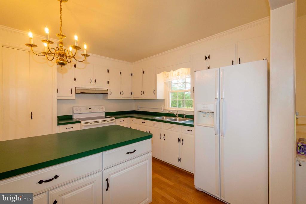 316 MIMOSA LN