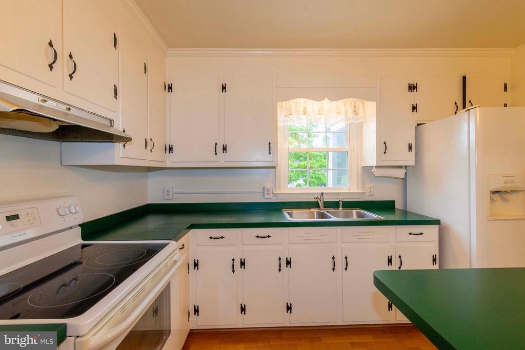 316 MIMOSA LN