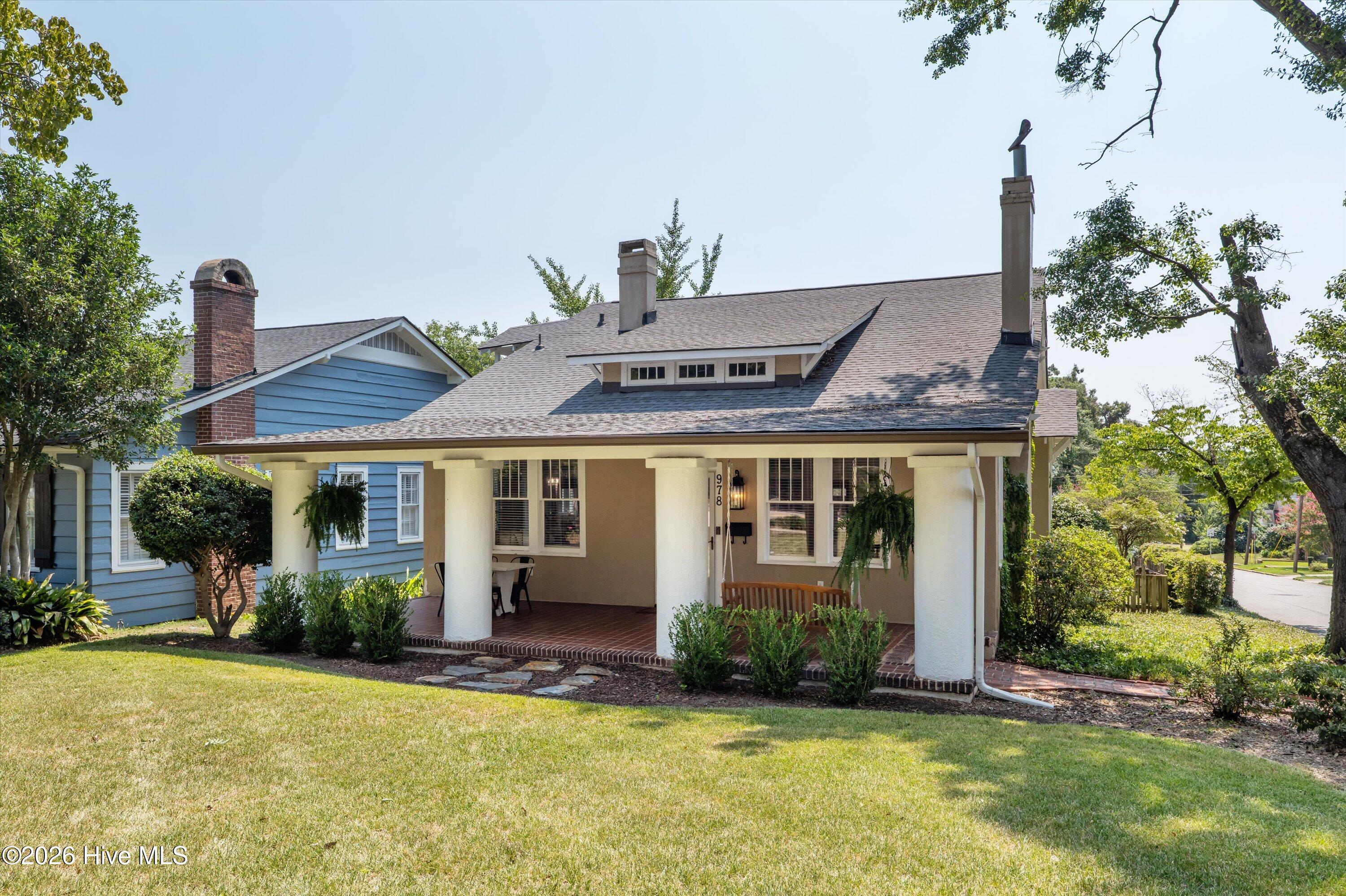 978 Heard Avenue