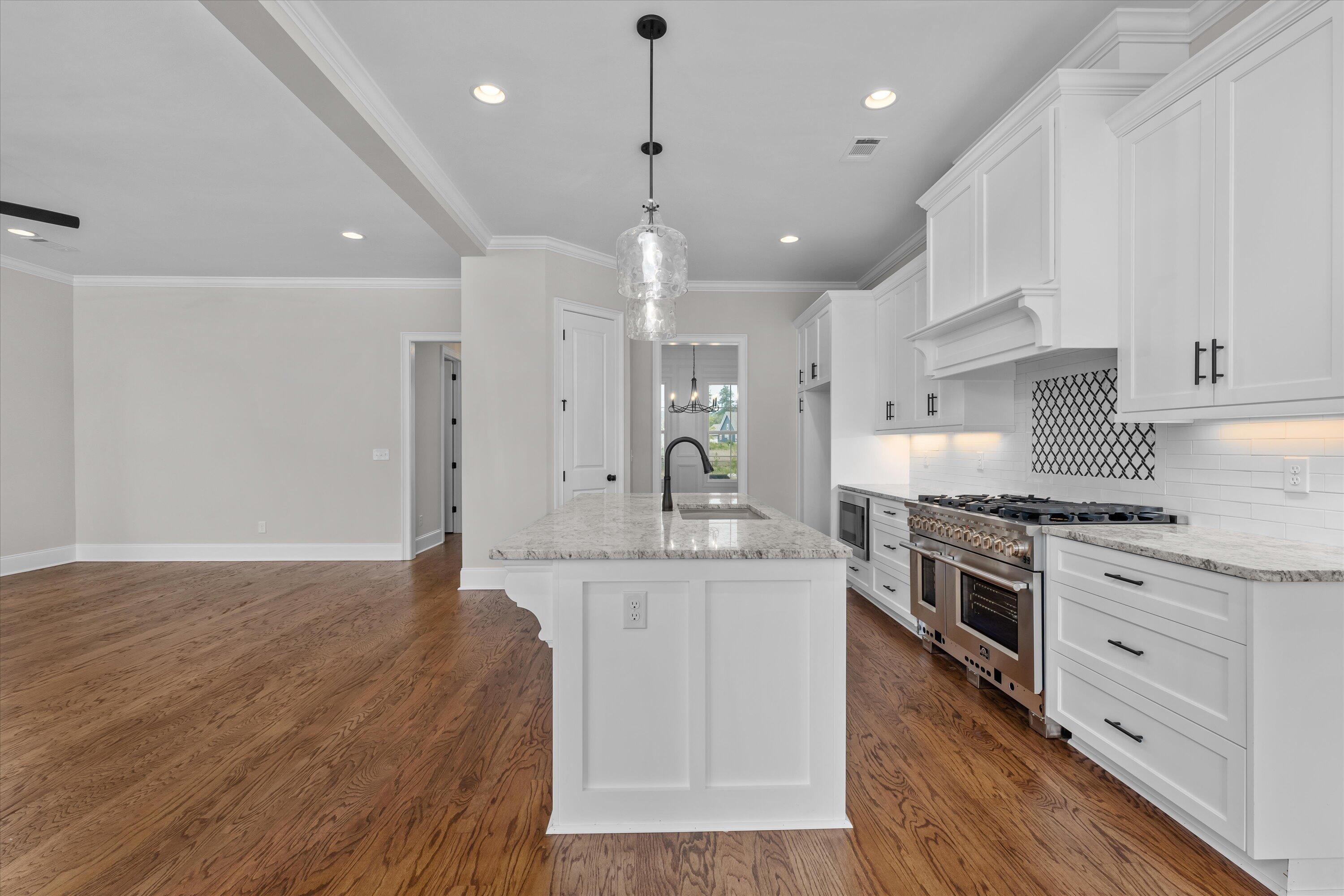 615 RIVER OAKS LANE Lane